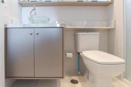 Apartamento à venda com 47m², 2 quartos e 1 vaga Apartamento à venda com 47m², 2 quartos e 1 vagaBanheiro da Suíte
