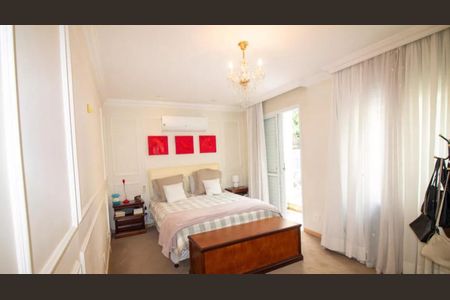 Casa à venda com 4 quartos, 230m² em Brooklin, São Paulo