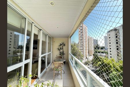 Apartamento à venda com 114m², 3 quartos e 3 vagas