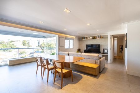 Sala de apartamento à venda com 3 quartos, 130m² em Vila Ipojuca, São Paulo