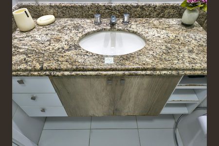 Apartamento para alugar com 70m², 2 quartos e 1 vaga Apartamento para alugar com 70m², 2 quartos e 1 vagaBanheiro Suite