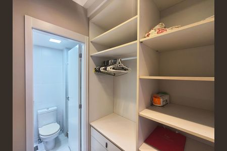 Apartamento para alugar com 70m², 2 quartos e 1 vaga Apartamento para alugar com 70m², 2 quartos e 1 vagaCloset Suite