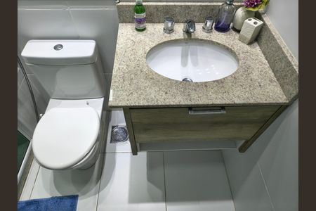 Apartamento para alugar com 70m², 2 quartos e 1 vaga Apartamento para alugar com 70m², 2 quartos e 1 vagaBanheiro Social