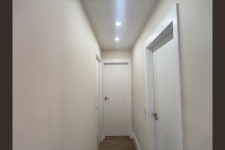Circulação - Corredor de apartamento para alugar com 2 quartos, 70m² em Barra Olímpica, Rio de Janeiro