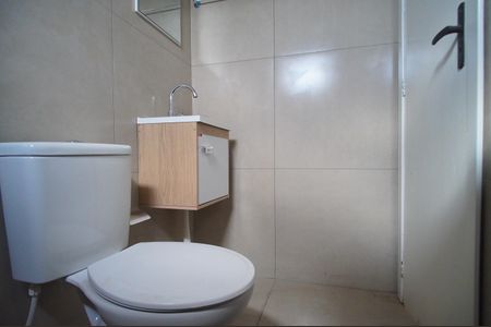 banheiro  de apartamento para alugar com 1 quarto, 40m² em Campina, São Leopoldo