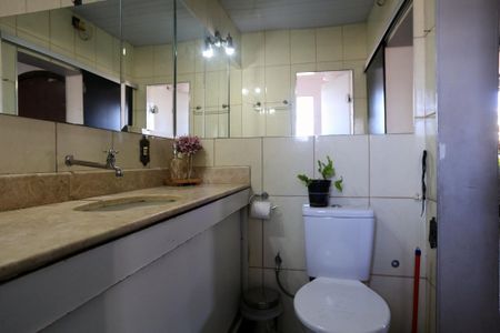 Casa para alugar com 300m², 3 quartos e 1 vaga Casa para alugar com 300m², 3 quartos e 1 vagaBanheiro