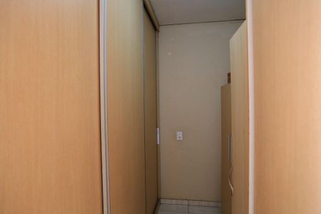 Casa para alugar com 300m², 3 quartos e 1 vaga Casa para alugar com 300m², 3 quartos e 1 vagaCloset da suíte