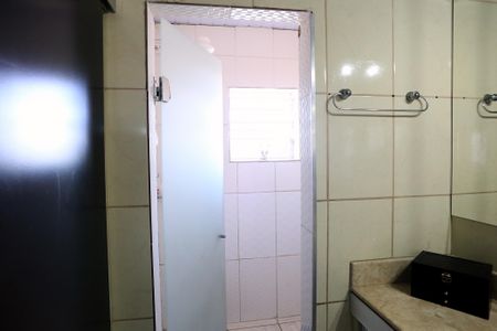 Casa para alugar com 300m², 3 quartos e 1 vaga Casa para alugar com 300m², 3 quartos e 1 vagaBanheiro