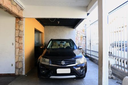 Garagem de casa para alugar com 3 quartos, 300m² em Ipiranga, Belo Horizonte