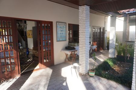 Área Externa de casa de condomínio à venda com 5 quartos, 380m² em Alphaville, Santana de Parnaíba