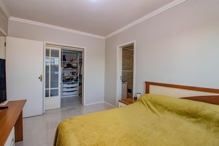 Suíte de casa à venda com 4 quartos, 201m² em Sarandi, Porto Alegre