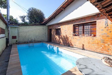 Piscina de casa à venda com 3 quartos, 250m² em Alípio de Melo, Belo Horizonte