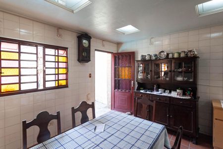 Casa à venda com 250m², 3 quartos e 3 vagas Casa à venda com 250m², 3 quartos e 3 vagasCopa