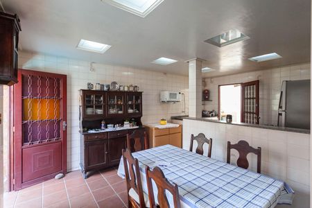 Casa à venda com 250m², 3 quartos e 3 vagas Casa à venda com 250m², 3 quartos e 3 vagasCopa
