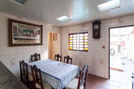 Casa à venda com 250m², 3 quartos e 3 vagas Casa à venda com 250m², 3 quartos e 3 vagasCopa
