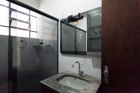Banheiro social de casa à venda com 3 quartos, 250m² em Alípio de Melo, Belo Horizonte