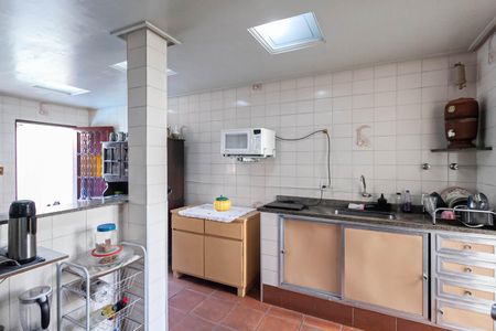 Casa à venda com 250m², 3 quartos e 3 vagas Casa à venda com 250m², 3 quartos e 3 vagasCozinha