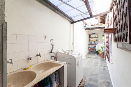 Casa à venda com 250m², 3 quartos e 3 vagas Casa à venda com 250m², 3 quartos e 3 vagasÁrea de serviço