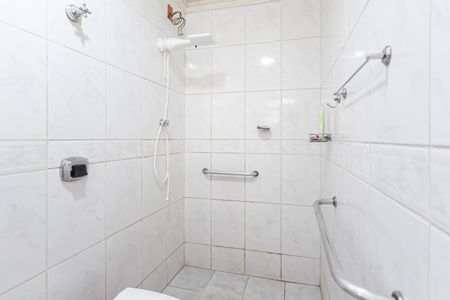 Casa à venda com 250m², 3 quartos e 3 vagas Casa à venda com 250m², 3 quartos e 3 vagasBanheiro da suíte