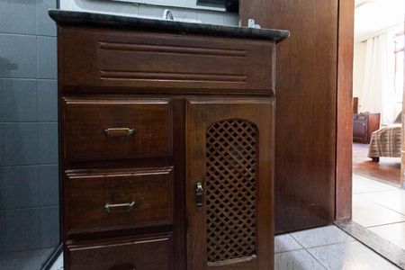 Casa à venda com 250m², 3 quartos e 3 vagas Casa à venda com 250m², 3 quartos e 3 vagasBanheiro social