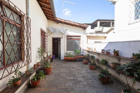 Casa à venda com 250m², 3 quartos e 3 vagas Casa à venda com 250m², 3 quartos e 3 vagasGaragem