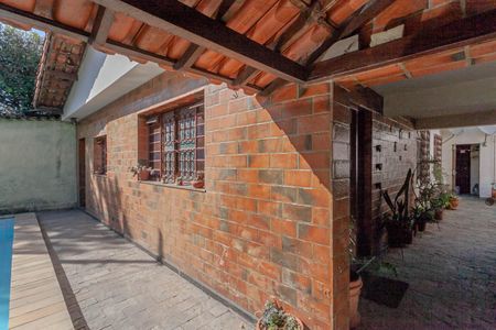 Casa à venda com 250m², 3 quartos e 3 vagas Casa à venda com 250m², 3 quartos e 3 vagasEntrada