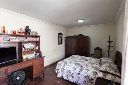 Casa à venda com 250m², 3 quartos e 3 vagas Casa à venda com 250m², 3 quartos e 3 vagasQuarto 2