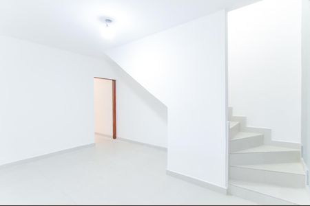 Sala de casa para alugar com 2 quartos, 85m² em Vila Fiuza, Guarulhos