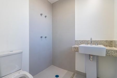 Banheiro da Suíte 2 de apartamento para alugar com 3 quartos, 86m² em Alphaville Empresarial, Barueri