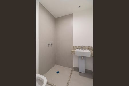 Banheiro da Suíte 1 de apartamento para alugar com 3 quartos, 86m² em Alphaville Empresarial, Barueri