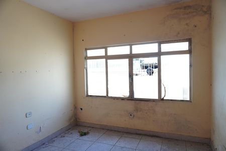 Casa à venda com 3 quartos, 300m² em Vila Rosaria, São Paulo