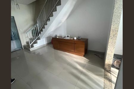 Sala de casa para alugar com 3 quartos, 100m² em Osvaldo Cruz, Rio de Janeiro