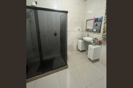 Banheiro de casa para alugar com 3 quartos, 100m² em Osvaldo Cruz, Rio de Janeiro