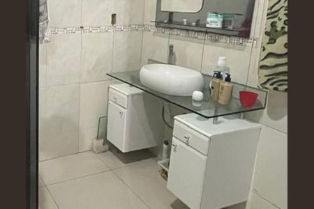 Casa para alugar com 100m², 3 quartos e 2 vagas Casa para alugar com 100m², 3 quartos e 2 vagasBanheiro