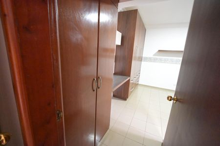 Apartamento à venda com 6 quartos, 171m² em Setor Bela Vista, Goiânia