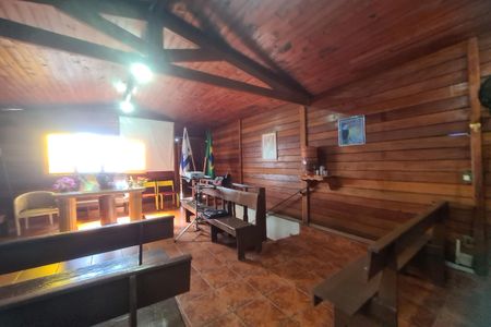 Casa para alugar com 180m², 2 quartos e 1 vaga Casa para alugar com 180m², 2 quartos e 1 vagaSala