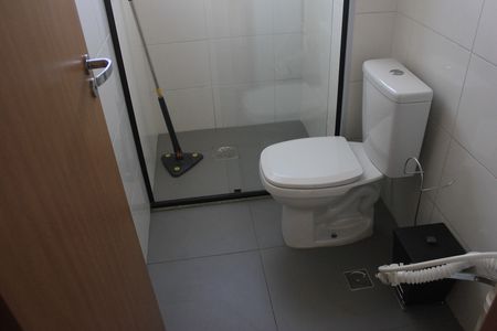 Banheiro  de apartamento para alugar com 2 quartos, 43m² em Vila Barros, Guarulhos