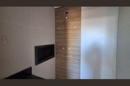 Apartamento à venda com 108m², 2 quartos e 2 vagas Apartamento à venda com 108m², 2 quartos e 2 vagasBanheiro Suíte