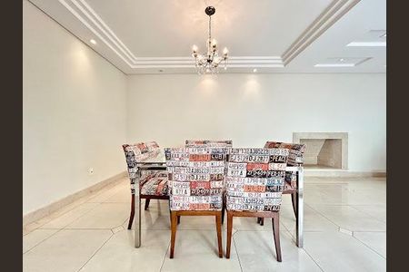 Casa à venda com 4 quartos, 448m² em Anhangabaú, Jundiaí