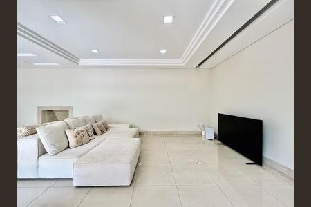 Casa à venda com 4 quartos, 448m² em Anhangabaú, Jundiaí