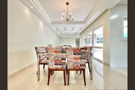 Casa à venda com 4 quartos, 448m² em Anhangabaú, Jundiaí