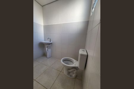 Banheiro de apartamento para alugar com 2 quartos, 48m² em Tijuca, Contagem