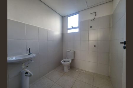 Banheiro de apartamento para alugar com 2 quartos, 48m² em Tijuca, Contagem