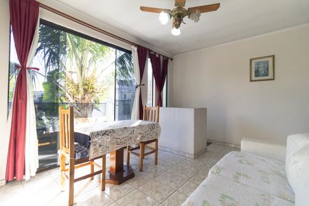 Sala de casa para alugar com 3 quartos, 197m² em Vila Brasilina, São Paulo
