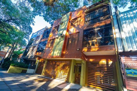 Apartamento para alugar com 140m², 3 quartos e 1 vaga Apartamento para alugar com 140m², 3 quartos e 1 vagaFachada