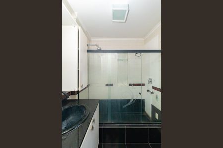 Apartamento para alugar com 140m², 3 quartos e 1 vaga Apartamento para alugar com 140m², 3 quartos e 1 vagaBanheiro da Suíte