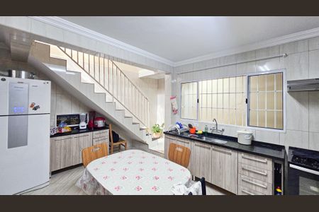 Casa à venda com 120m², 3 quartos e 2 vagas Casa à venda com 120m², 3 quartos e 2 vagasCozinha