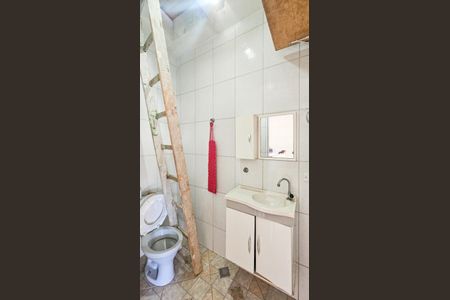Casa à venda com 120m², 3 quartos e 2 vagas Casa à venda com 120m², 3 quartos e 2 vagasBanheiro de serviço
