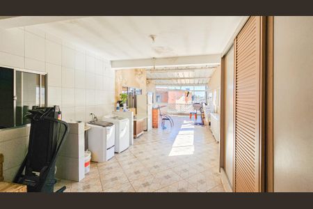 Casa à venda com 120m², 3 quartos e 2 vagas Casa à venda com 120m², 3 quartos e 2 vagasQuintal