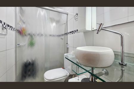 Casa à venda com 120m², 3 quartos e 2 vagas Casa à venda com 120m², 3 quartos e 2 vagasBanheiro da Suíte